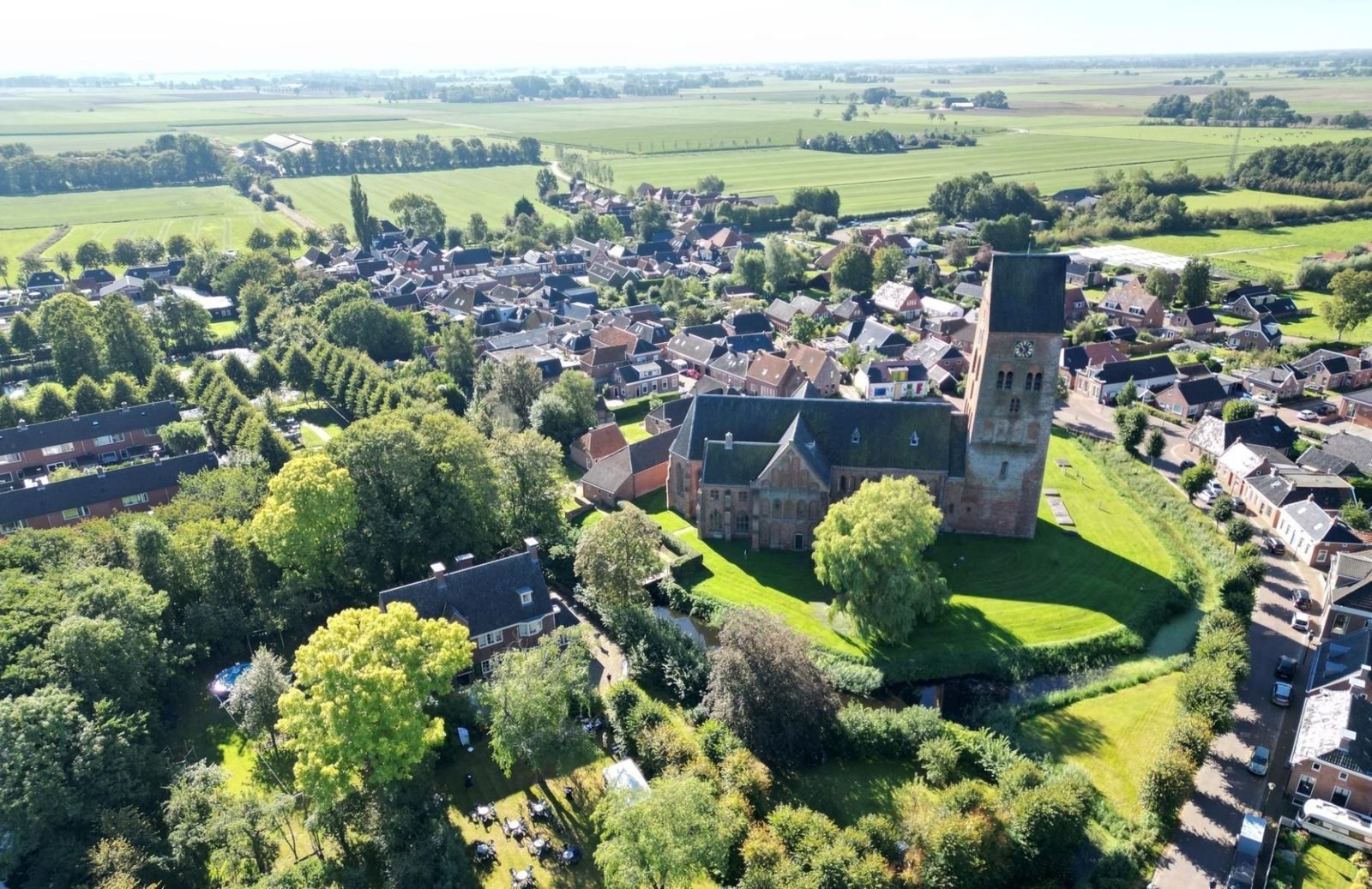 Luchtfoto van een dorp in de gemeente Wierden